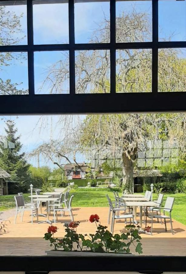 Logis Auberge Des Aulnettes เอรูวิลล์-แซ็งต์-แคลร์ ภายนอก รูปภาพ