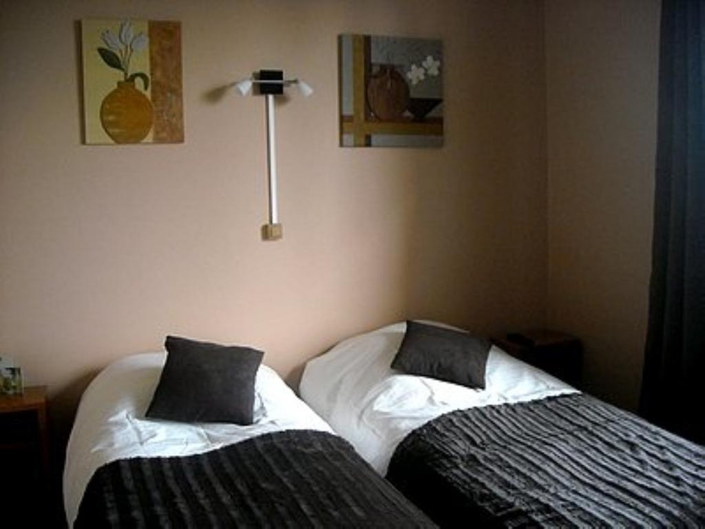 Logis Auberge Des Aulnettes เอรูวิลล์-แซ็งต์-แคลร์ ภายนอก รูปภาพ