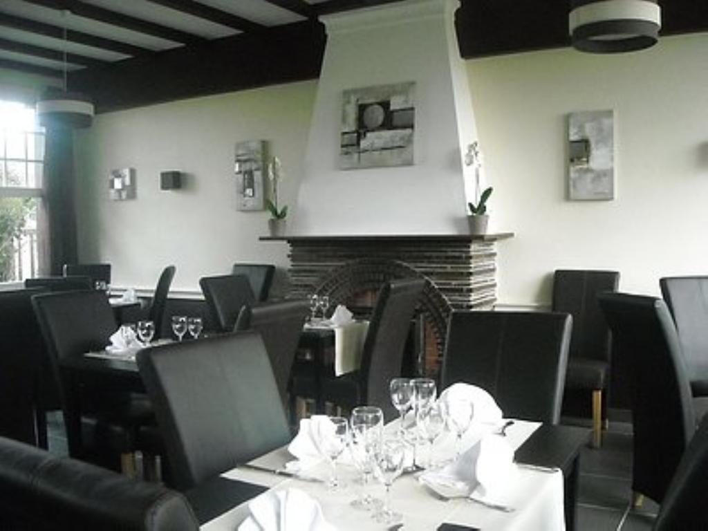 Logis Auberge Des Aulnettes เอรูวิลล์-แซ็งต์-แคลร์ ภายนอก รูปภาพ