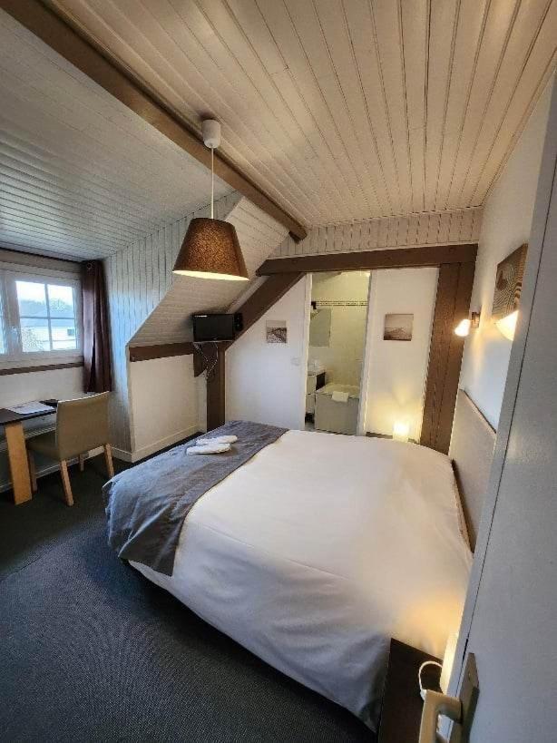 Logis Auberge Des Aulnettes เอรูวิลล์-แซ็งต์-แคลร์ ภายนอก รูปภาพ