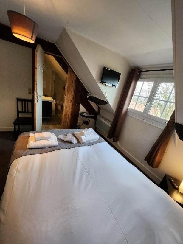 Logis Auberge Des Aulnettes เอรูวิลล์-แซ็งต์-แคลร์ ภายนอก รูปภาพ