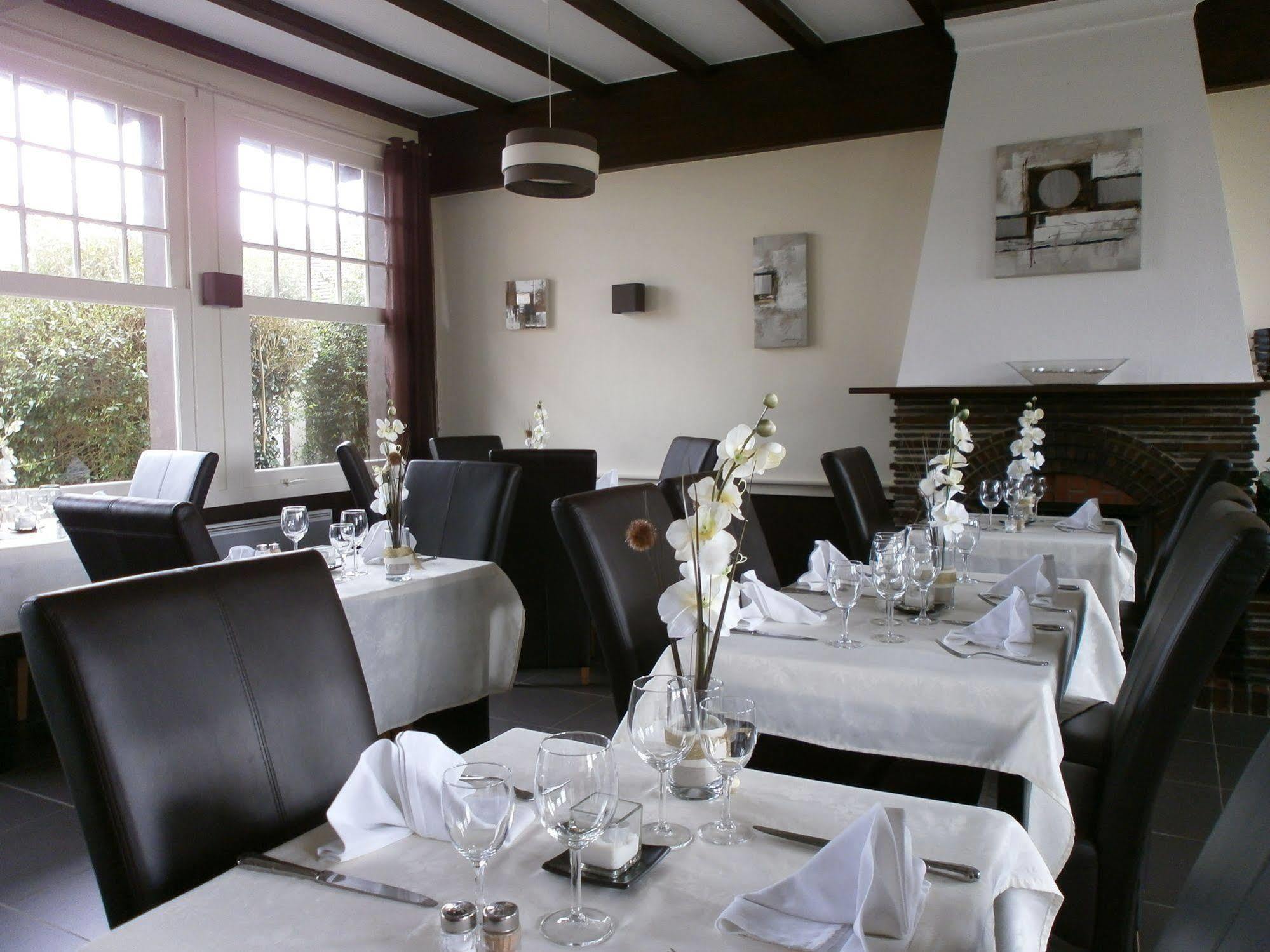 Logis Auberge Des Aulnettes เอรูวิลล์-แซ็งต์-แคลร์ ภายนอก รูปภาพ