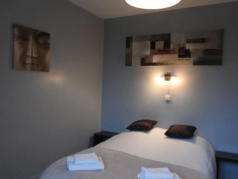 Logis Auberge Des Aulnettes เอรูวิลล์-แซ็งต์-แคลร์ ภายนอก รูปภาพ