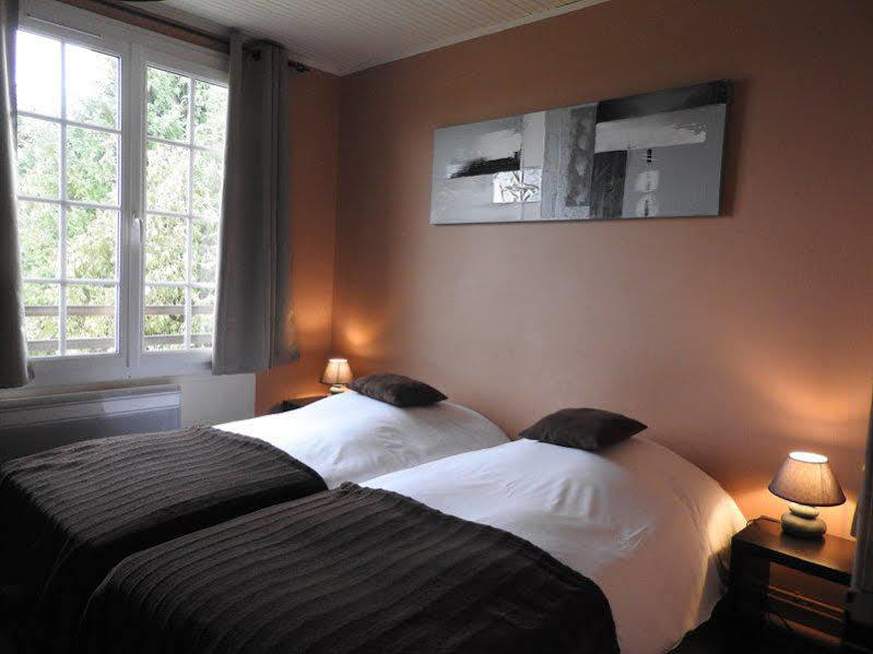 Logis Auberge Des Aulnettes เอรูวิลล์-แซ็งต์-แคลร์ ภายนอก รูปภาพ