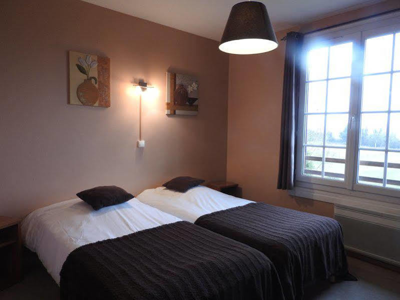 Logis Auberge Des Aulnettes เอรูวิลล์-แซ็งต์-แคลร์ ภายนอก รูปภาพ